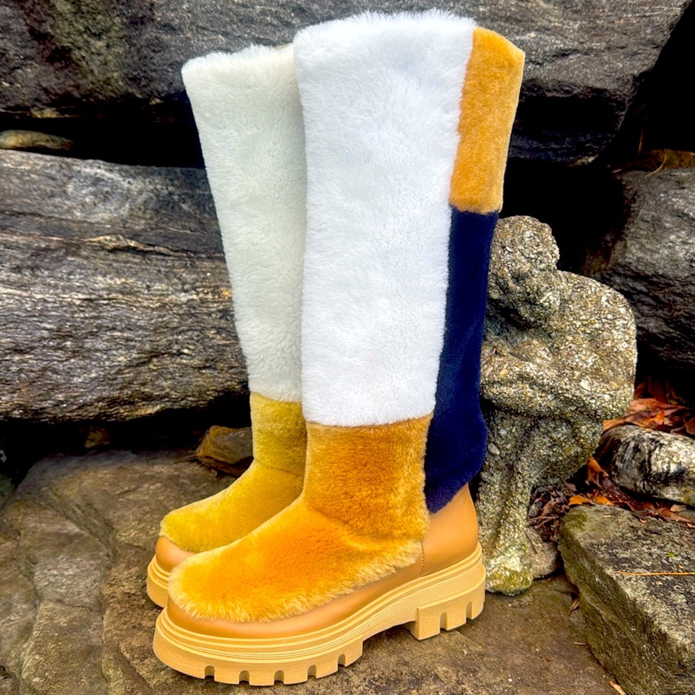 FREE PEOPLE REAL FUR TALL COLORBLOCK BOOTS - 37 EURO/ 7 US 💙🤍🤎❄️ - Picture 2 of 10